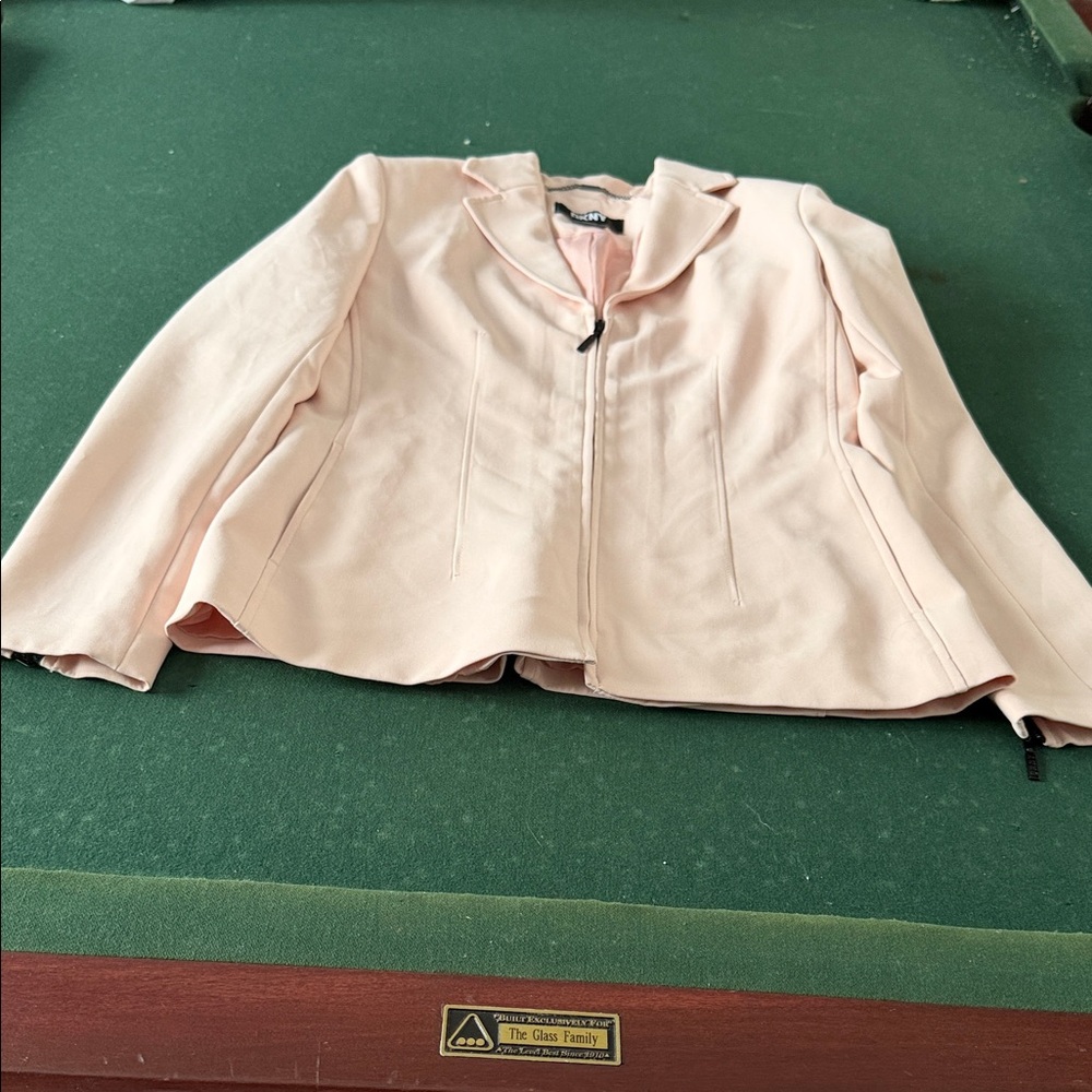 DKNY Light Pink Blazer.   CAJA. # 6 A‎